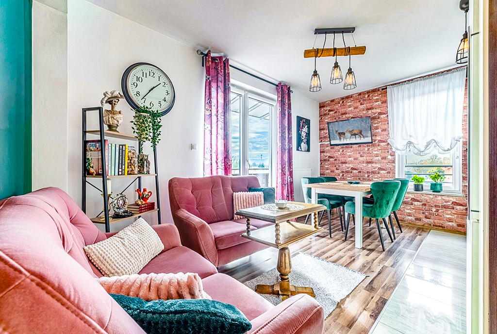 kameralny salon w ekskluzywnym apartamencie do sprzedaży Gdynia (okolice)