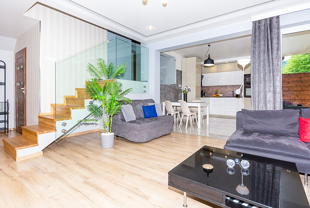 2-poziomowy salon w ekskluzywnym apartamencie do sprzedaży Bielsko-Biała okolice