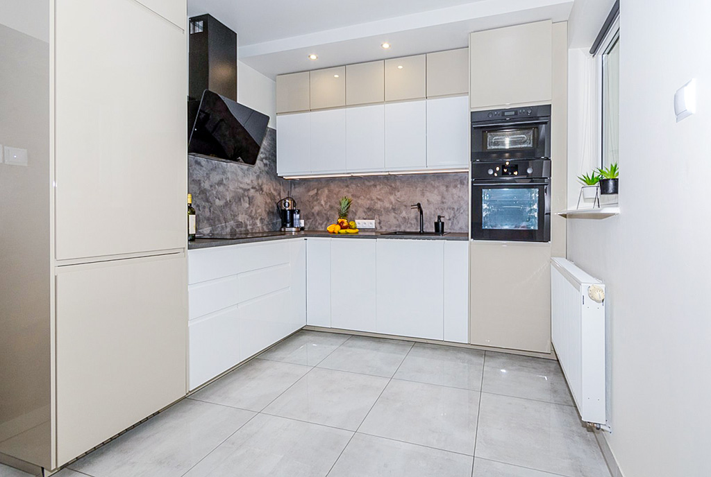nowoczesna kuchnia w ekskluzywnym apartamencie na sprzedaż Bielsko-Biała okolice