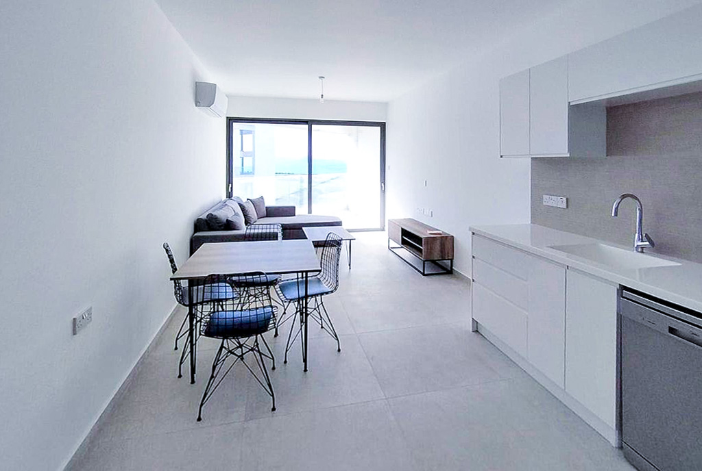 inna perspektywa salonu w luksusowym apartamencie na sprzedaż Cypr Lefke