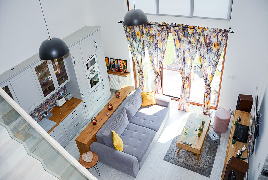 widok z lotu ptaka na salon w ekskluzywnym apartamencie do sprzedaży Ełk