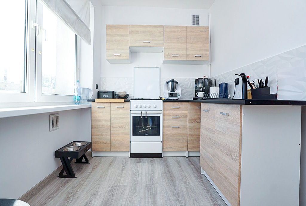 widok na aneks kuchenny w ekskluzywnym apartamencie na sprzedaż Piotrków Trybunalski