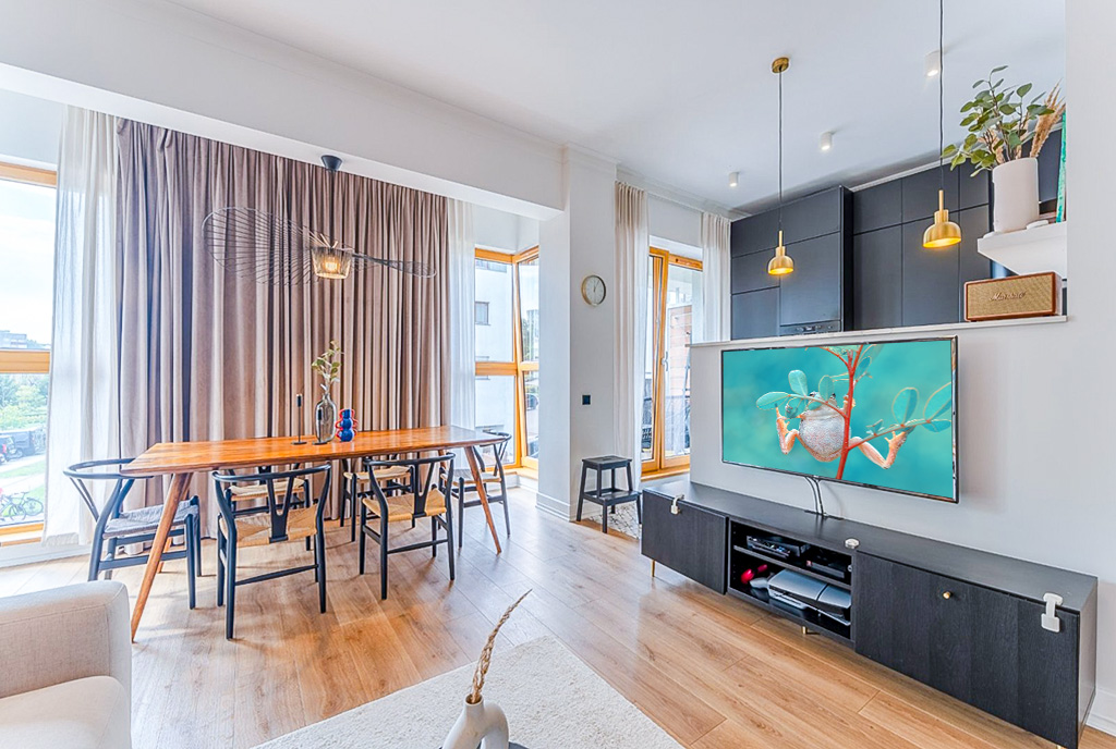 elegancki salon w ekskluzywnym apartamencie do sprzedaży nad morzem
