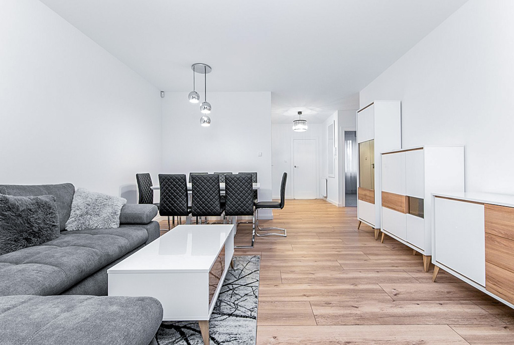 perspektywa salonu w luksusowym apartamencie do wynajmu Gdynia okolice