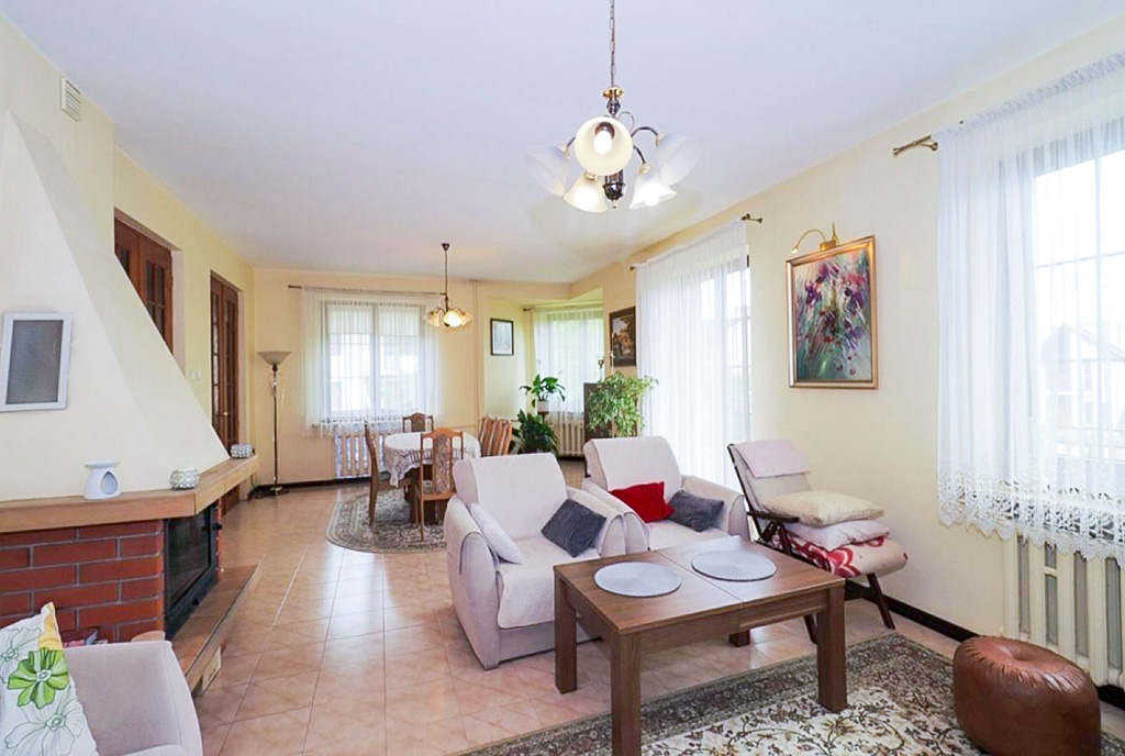 wytworny salon w luksusowym domu na sprzedaż Lublin