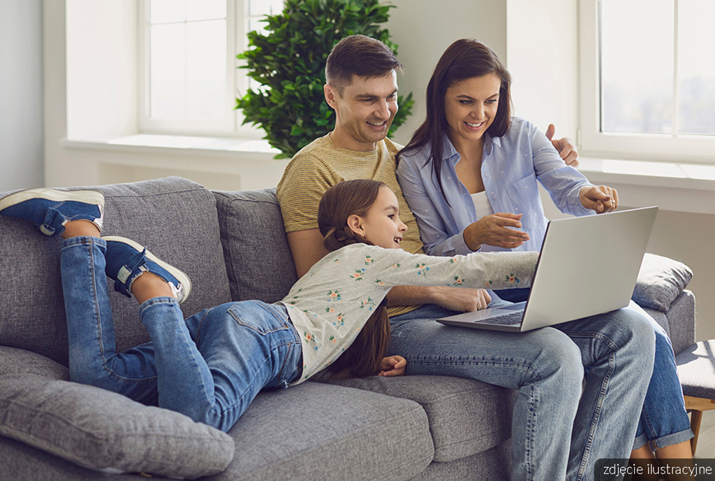 przykładowa aranżacja alonu w ekskluzywnej willi na sprzedaż nowoczesne wnętrze ekskluzywnej rezydencji na sprzedaż Gdańsk okolice