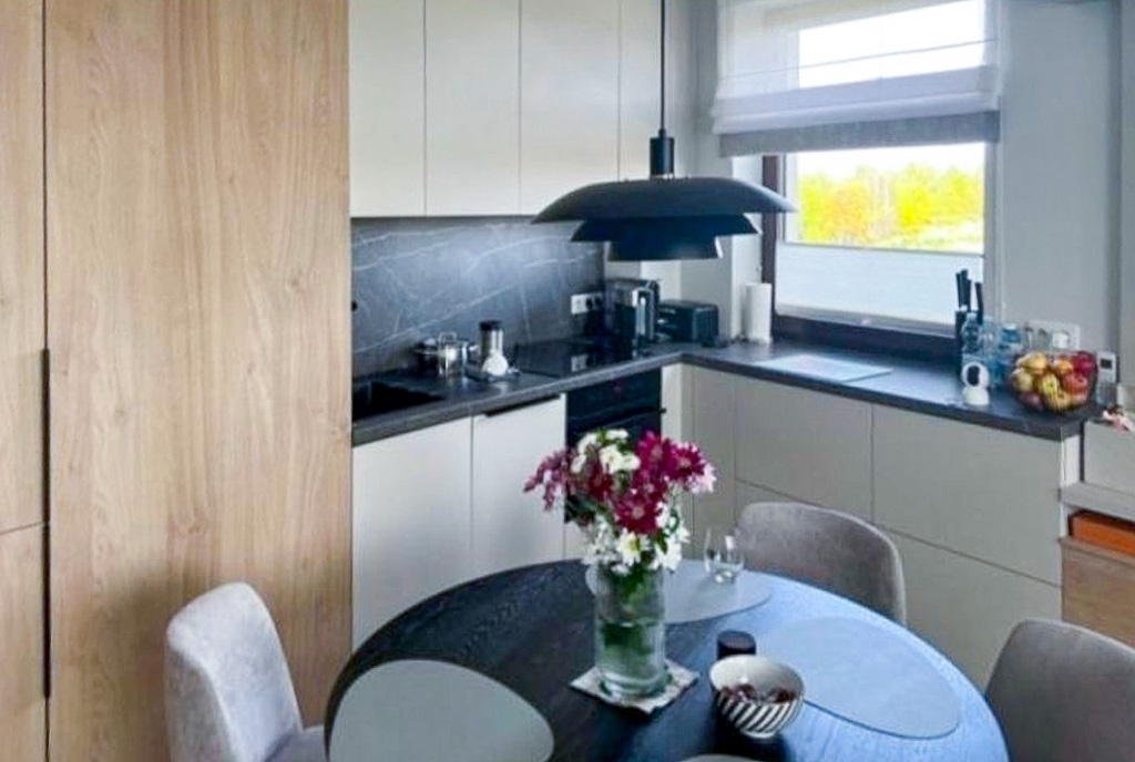 jadalnia oraz kuchnia w luksusowym apartamencie na sprzedaż Częstochowa