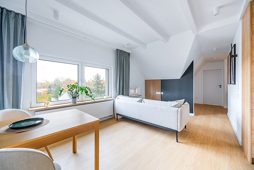 nowoczesny salon w ekskluzywnym apartamencie do sprzedaży Gdynia okolice