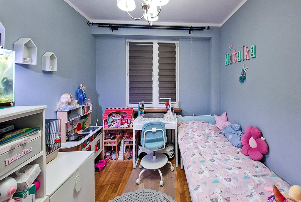 jeden z pokoi w ekskluzywnym apartamencie na sprzedaż Kraków okolice