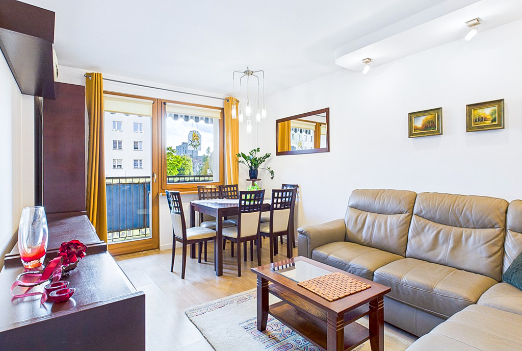 kameralny pokój dzienny w ekskluzywnym apartamencie do sprzedaży Legnica okolice