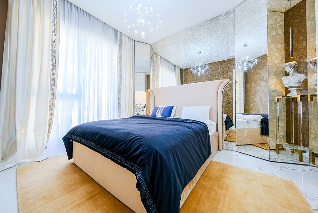 na zdjęciu sypialnia w luksusowym apartamencie na sprzedaż Turcja Alanya