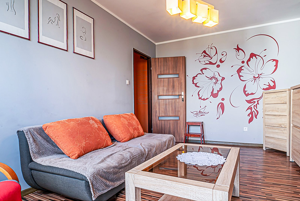 na zdjęciu salon w luksusowym apartamencie do wynajmu Bolesławiec