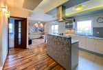 fragment kuchni w ekskluzywnym apartamencie na wynajem Szczecin okolice