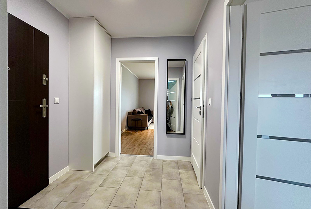 widok na korytarz w ekskluzywnym apartamencie na sprzedaż Gdańsk okolice