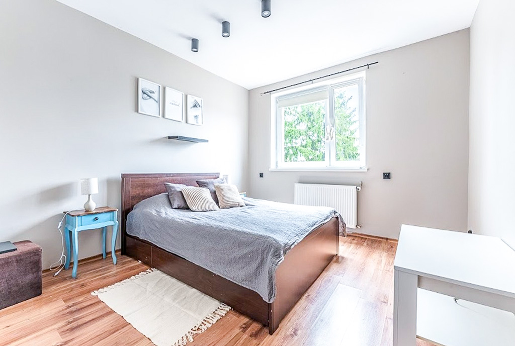 imponująca sypialnia w ekskluzywnym apartamencie na sprzedaż Gdynia (okolice)