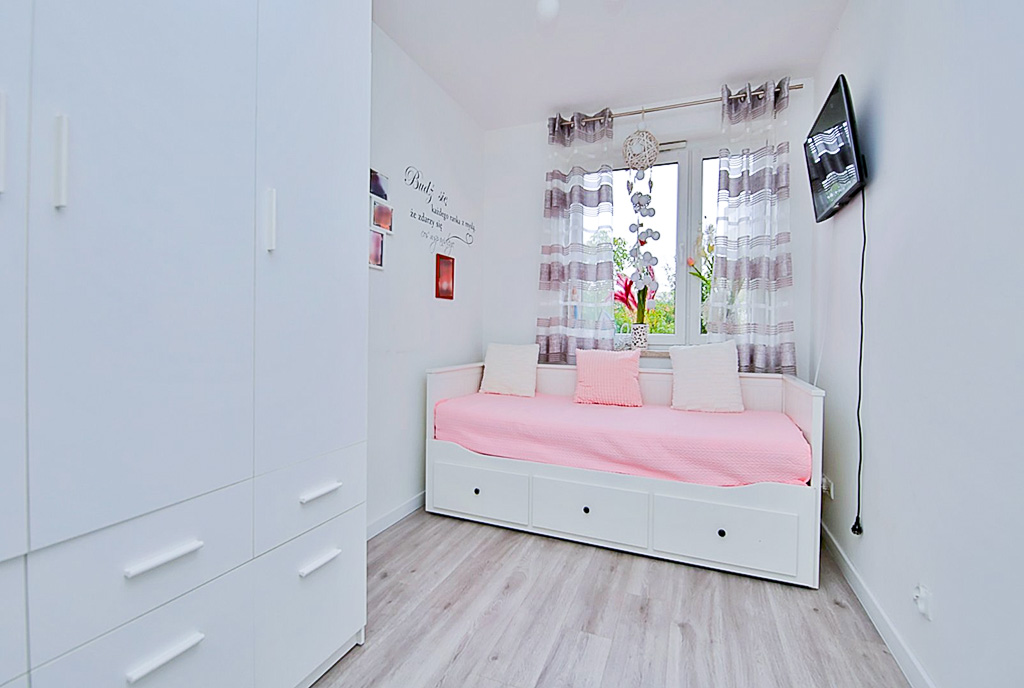 jeden z pokoi w ekskluzywnym apartamencie na sprzedaż Gorzów Wielkopolski