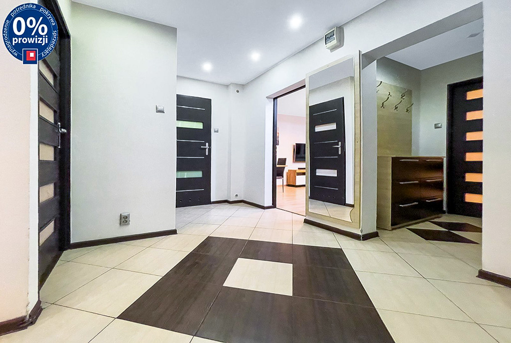 komfortowy korytarz w ekskluzywnym apartamencie na sprzedaż Katowice okolice