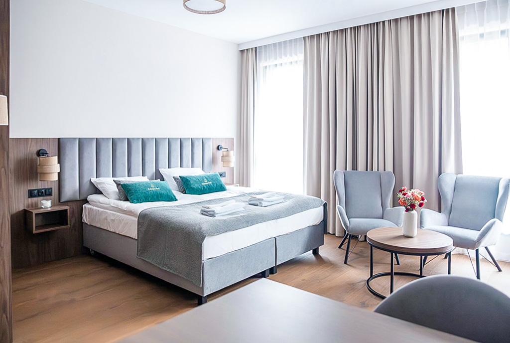 zaciszna sypialnia w ekskluzywnym apartamencie na sprzedaż Kłodzko okolice