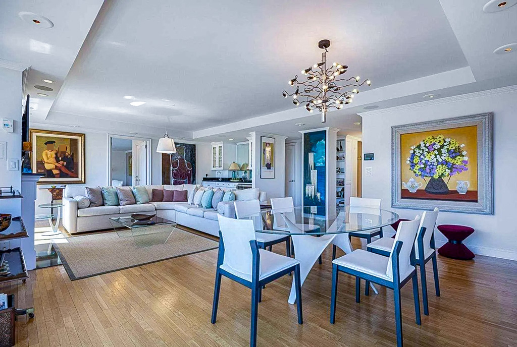 druga strona pokoju dziennego w luksusowym apartamencie na sprzedaż New York Stany Zjednoczone Ameryki