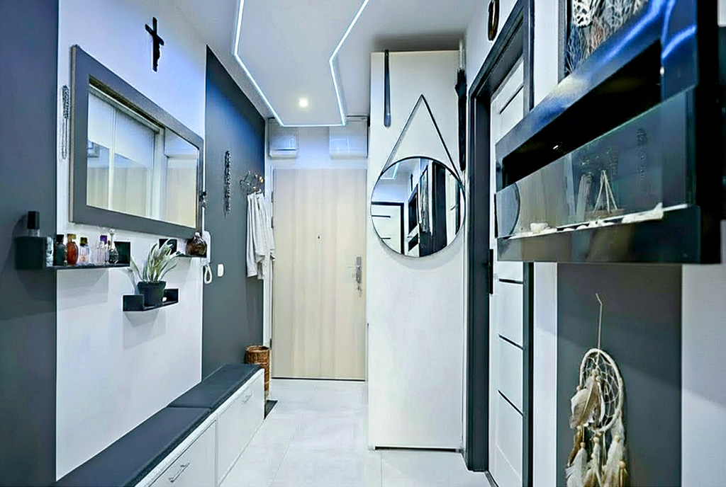 fragment korytarza w ekskluzywnym apartamencie na sprzedaż Wrocław