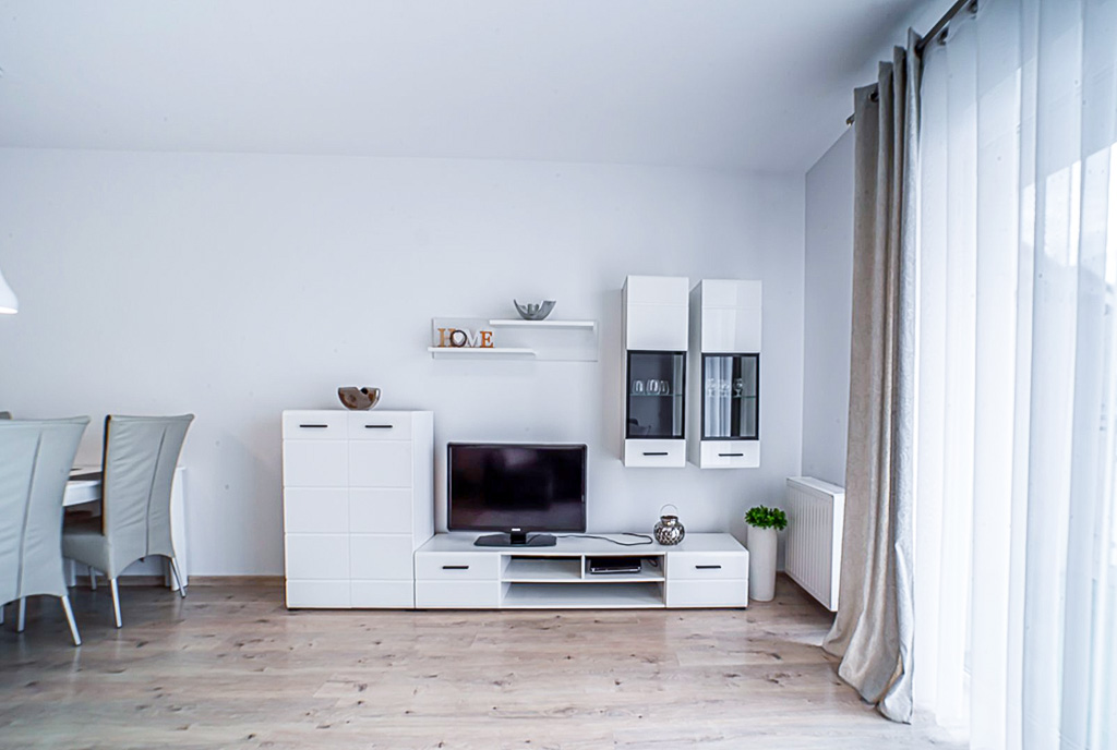 elegancki salon w luksusowym apartamencie do wynajmu Bolesławiec