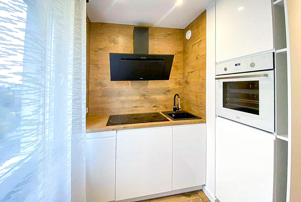 zabudowana kuchnia w luksusowym apartamencie do wynajmu Częstochowa