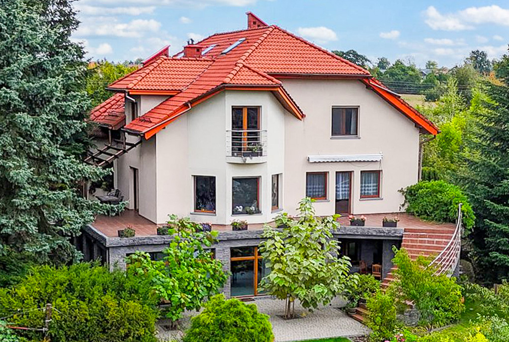 imponująca bryła ekskluzywnej willi do sprzedaży Katowice okolice