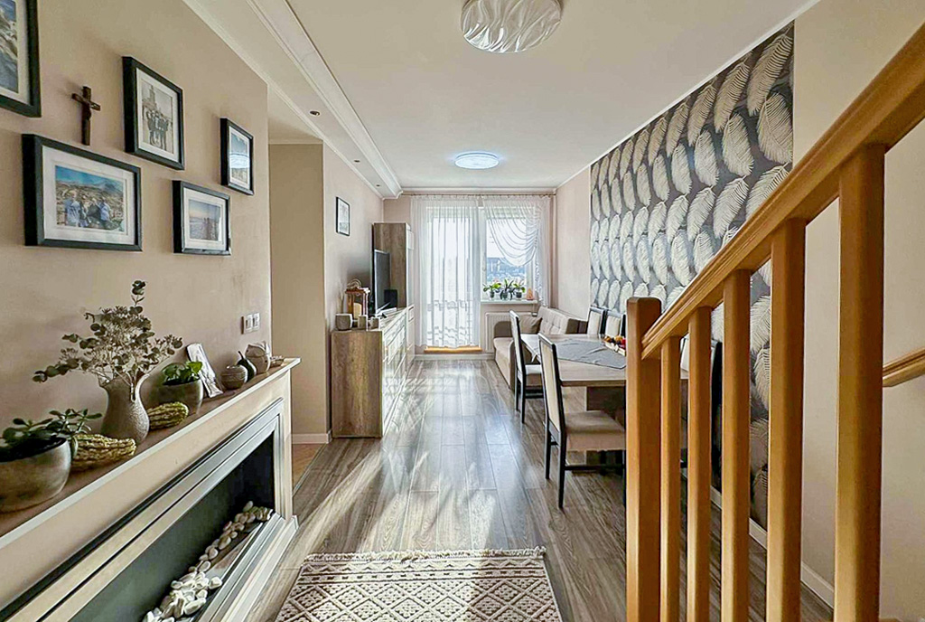 widok na pokój dzienny w luksusowym apartamencie na sprzedaż Gdańsk okolice