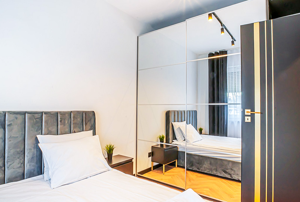zaciszna sypialnia w ekskluzywnym apartamencie na wynajem Bolesławiec