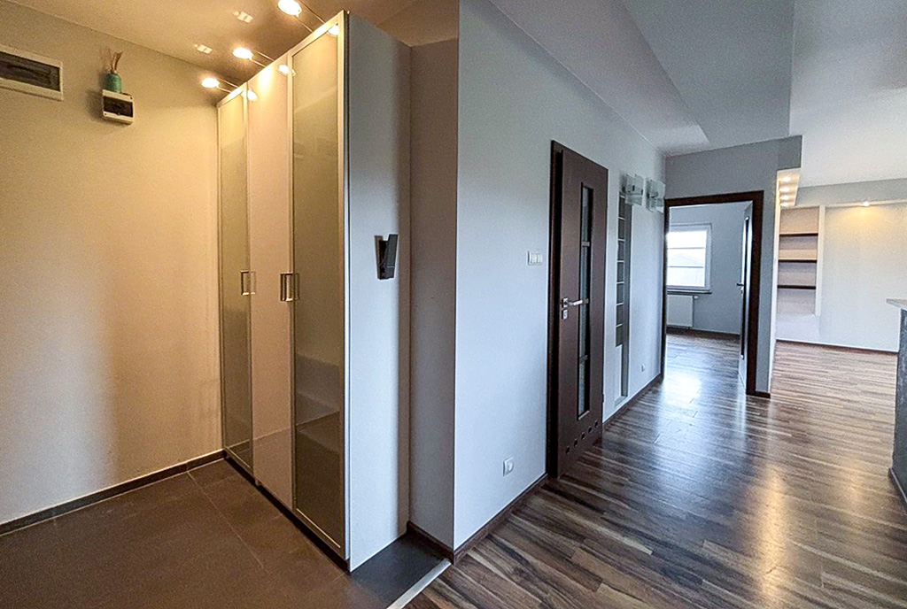 przestronne wnętrze ekskluzywnego apartamentu na wynajem Szczecin okolice