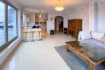 imponujący pokój dzienny w ekskluzywnym apartamencie do wynajęcia Szczecin