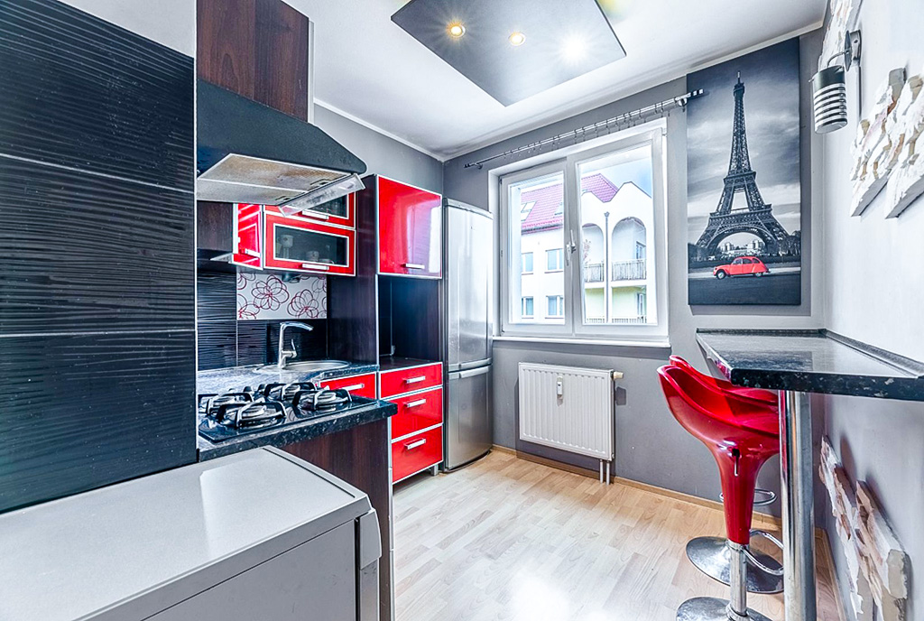 widok na kuchnię w luksusowym apartamencie na sprzedaż Gdynia okolice