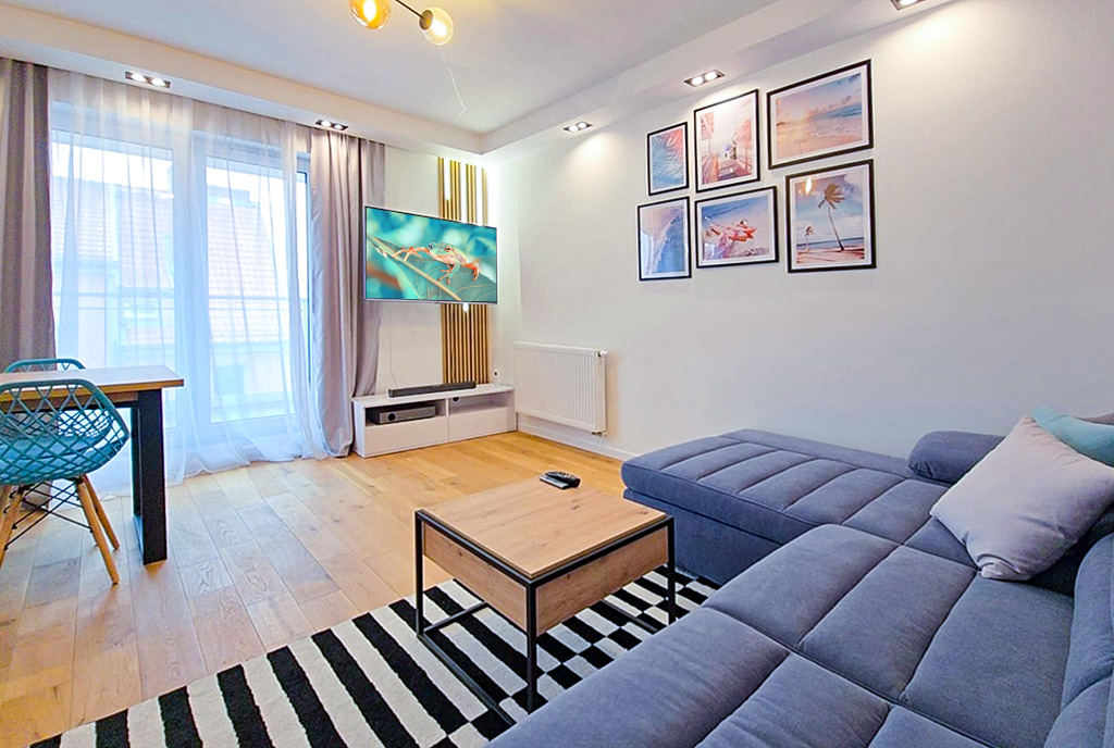 widok na salon w ekskluzywnym apartamencie do sprzedaży Mazury