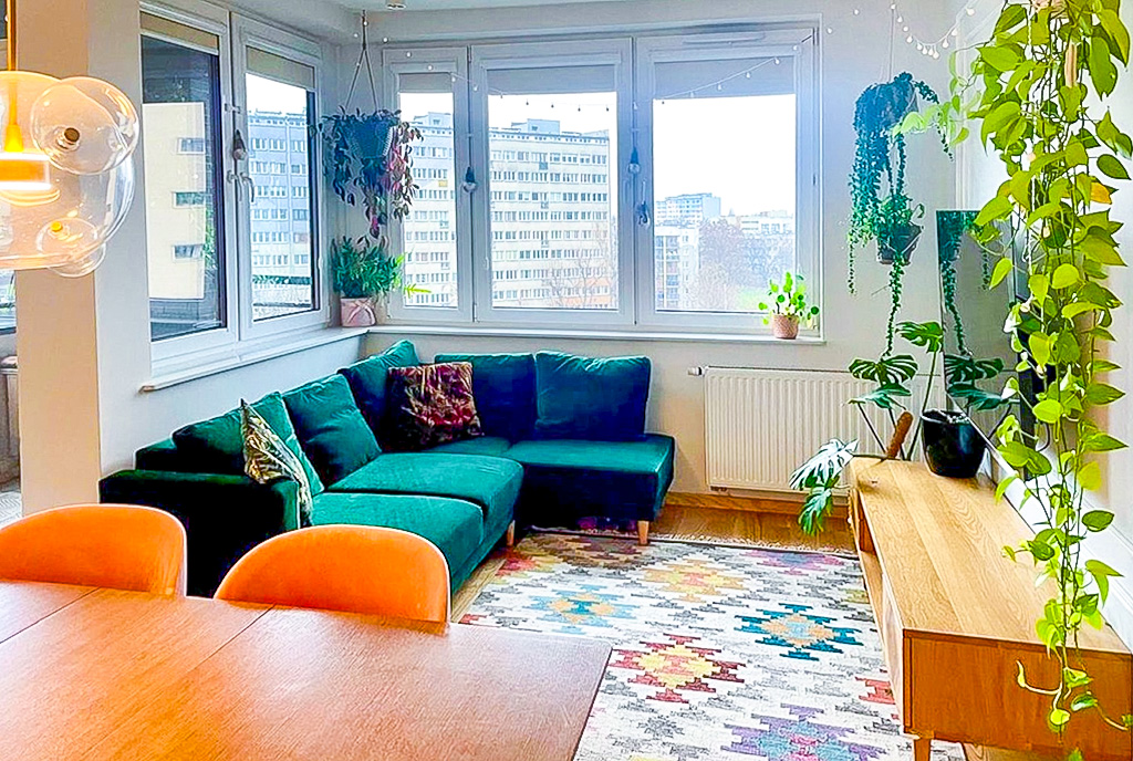 na zdjęciu pokój dzienny w luksusowym apartamencie na sprzedaż Wrocław