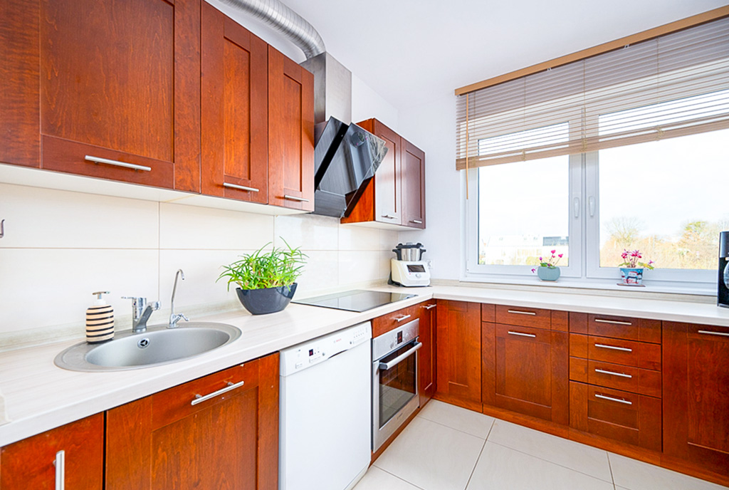 fragment kuchni w ekskluzywnej willi na sprzedaż Gdynia