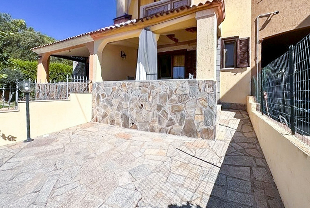 imponujący taras przy ekskluzywnej willi na sprzedaż Włochy San Teodoro