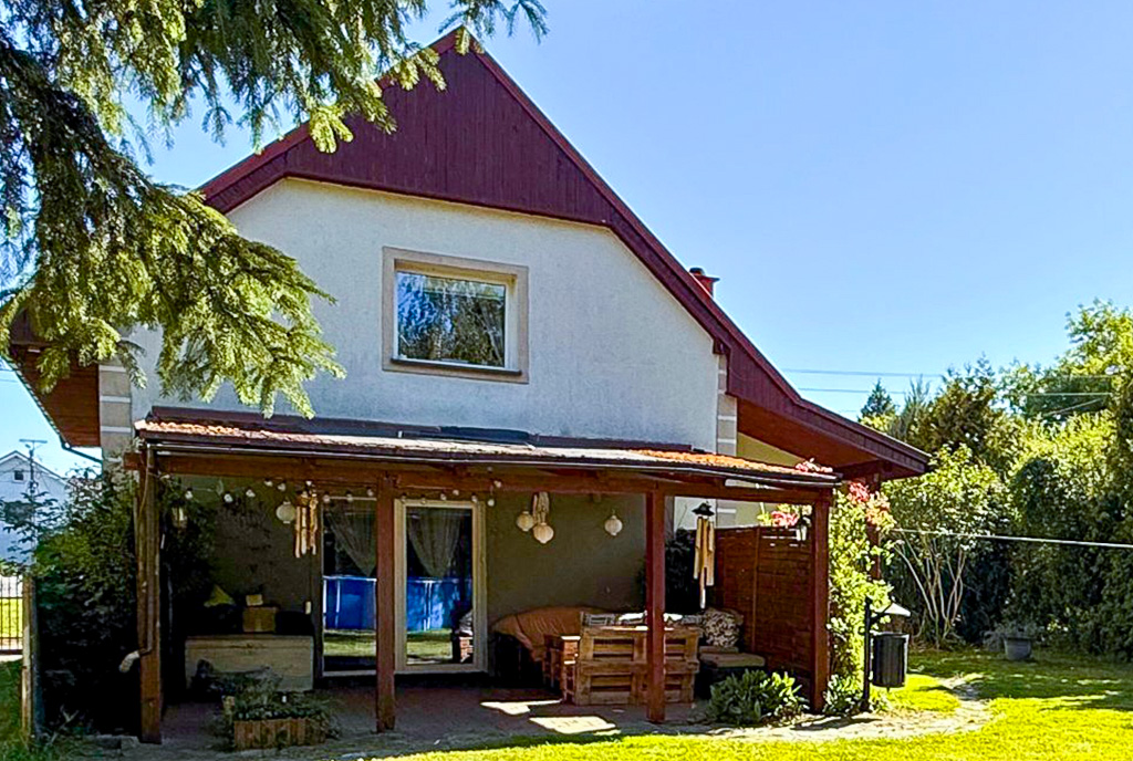 zbliżenie na taras przy ekskluzywnej willi na sprzedaż Wrocław okolice