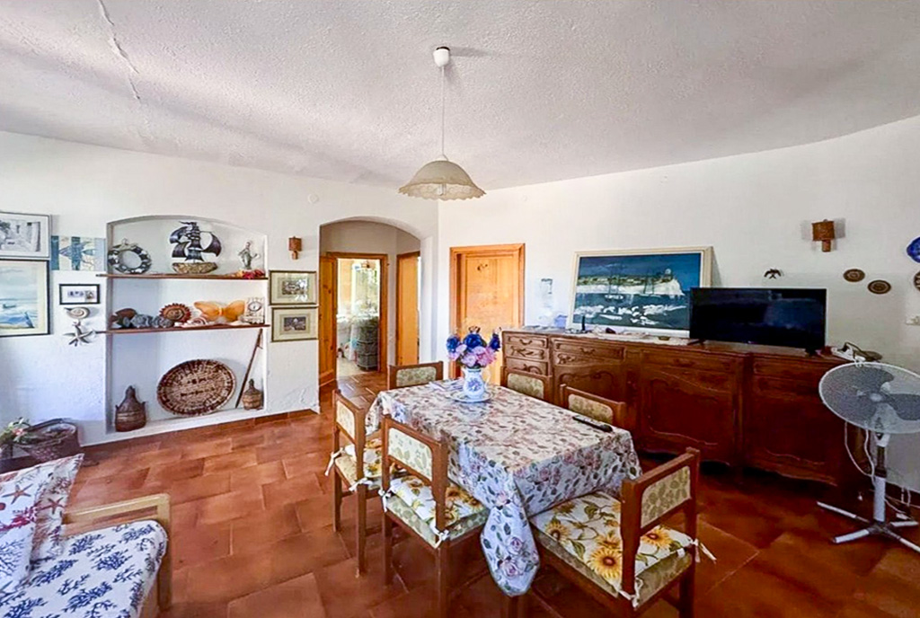 elegancki salon w luksusowej willi na sprzedaż Włochy Posada