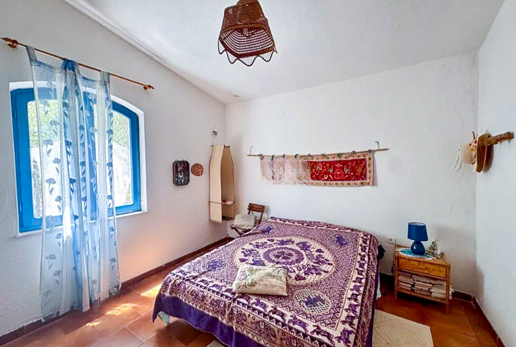 fragment sypialni w ekskluzywnej willi na sprzedaż Włochy Posada