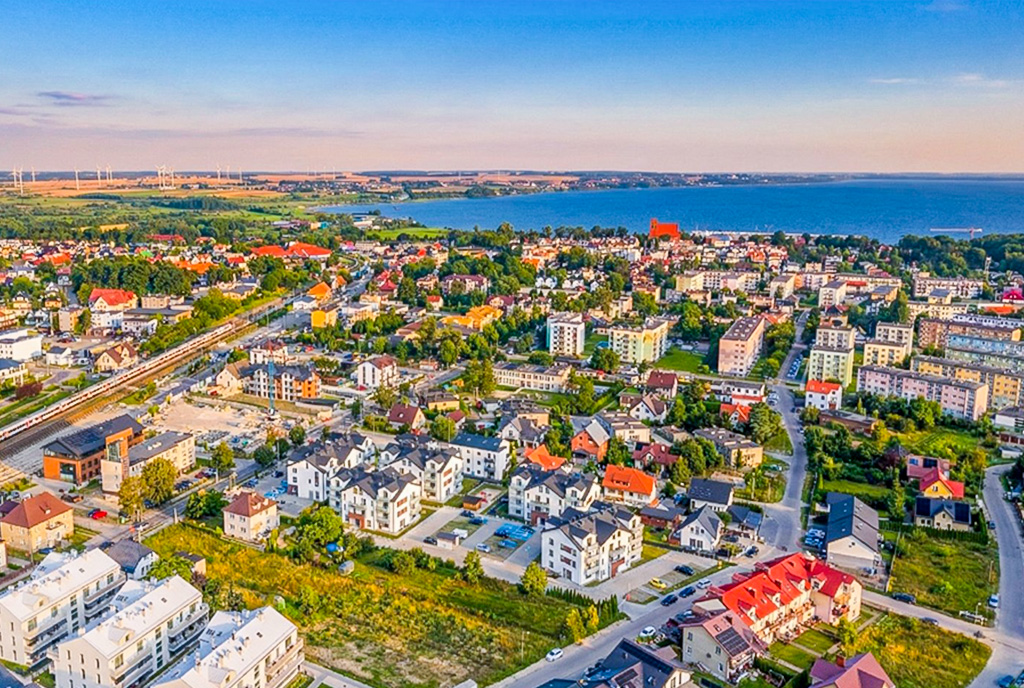 nadmorska okolica, gdzie znajduje się oferowany do sprzedaży luksusowy apartament Gdynia okolice