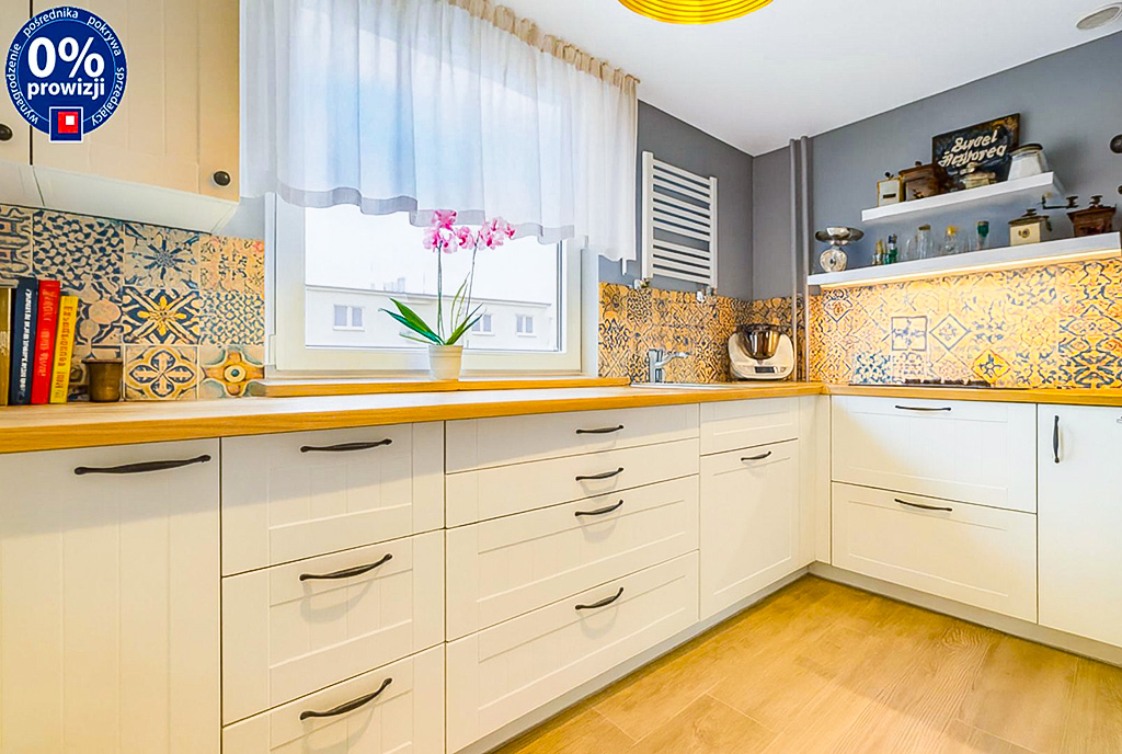 imponująca kuchnia w luksusowym apartamencie na sprzedaż Katowice (okolice)