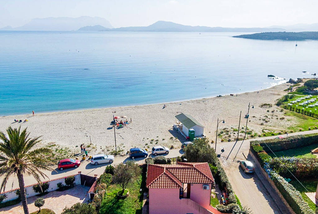 rewelacyjna lokalizacja oferowanego na sprzedaż ekskluzywnego apartamentu Włochy Golfo Aranci