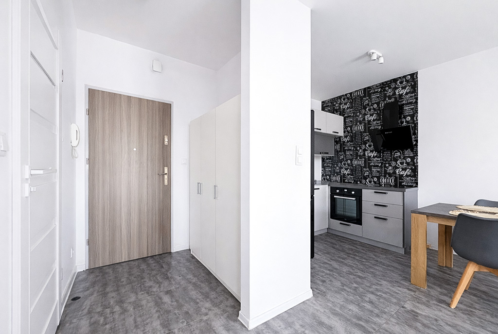 przestronny przedpokój w luksusowym apartamencie do wynajmu Gdynia okolice