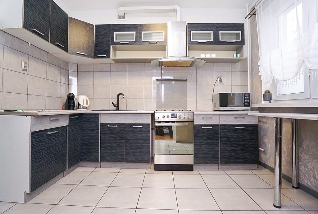 nowoczesna kuchnia w luksusowym apartamencie do wynajmu Piotrków Trybunalski