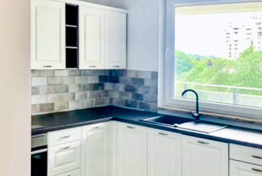 zbliżenie na kuchnię w ekskluzywnym apartamencie na wynajem Warszawa