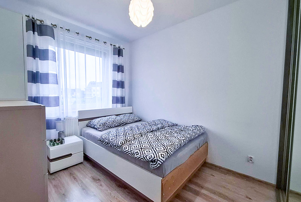 kameralna sypialnia w ekskluzywnym apartamencie na wynajem Wrocław okolice