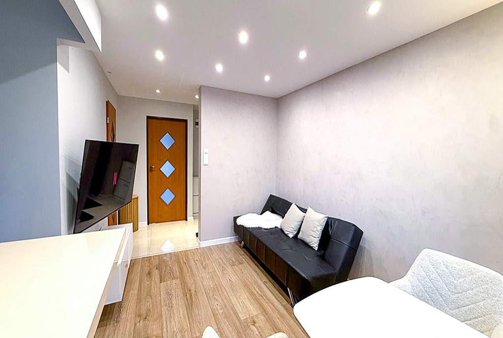 jeden z pokoi w luksusowym apartamencie do wynajmu Zielona Góra okolice
