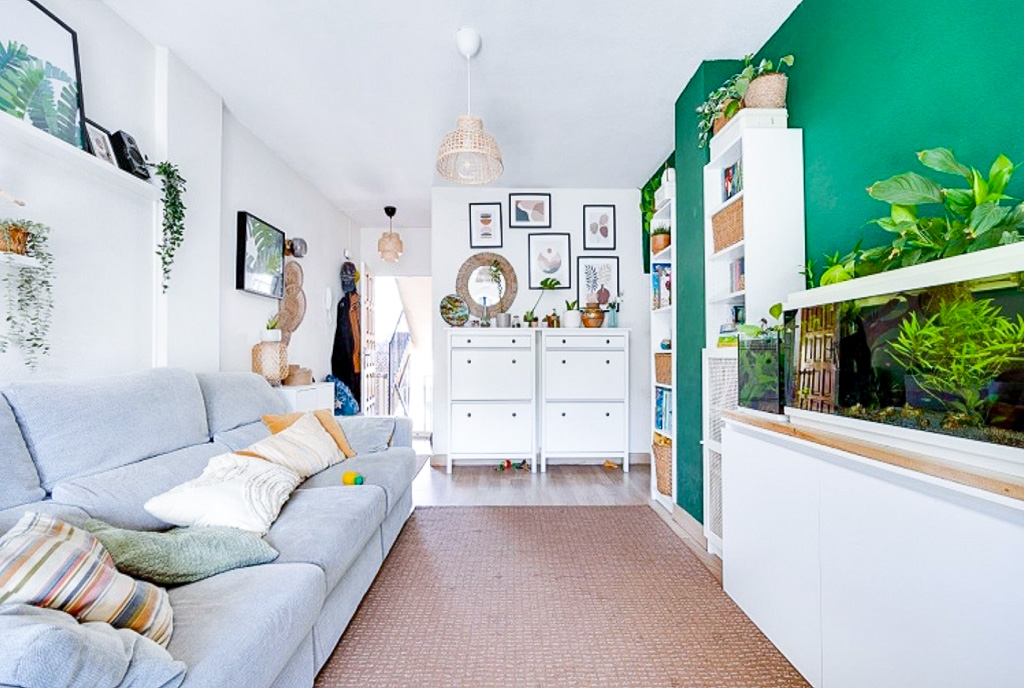 gustownie zaaranżowany pokój w luksusowym apartamencie na sprzedaż Hiszpania Torrevieja