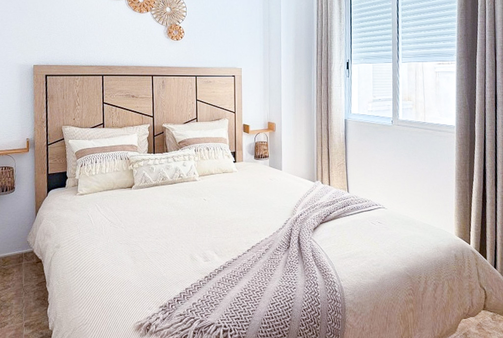 zaciszna sypialnia w ekskluzywnym apartamencie na sprzedaż Hiszpania Torrevieja