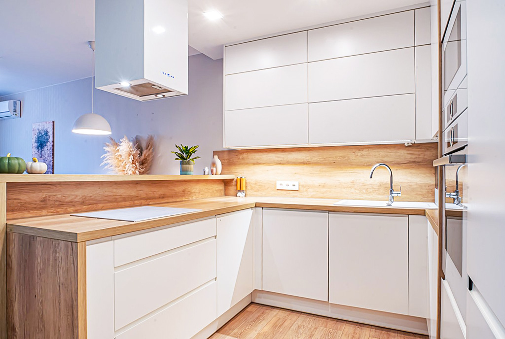 zbliżenie na kuchnię w luksusowym apartamencie do wynajmu Bolesławiec